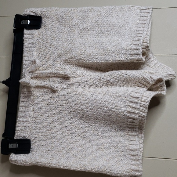 GB Girls Wrap Party Ivory Sweater Shorts - Picture 2 of 4
